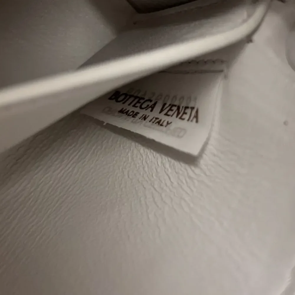 80b7bf93